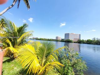 5199 NW 7th Street 101, Miami, FL 33126