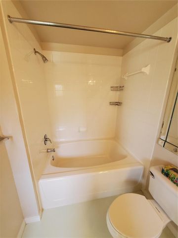 5140 NORTHRIDGE ROAD 208, Sarasota, FL 34238