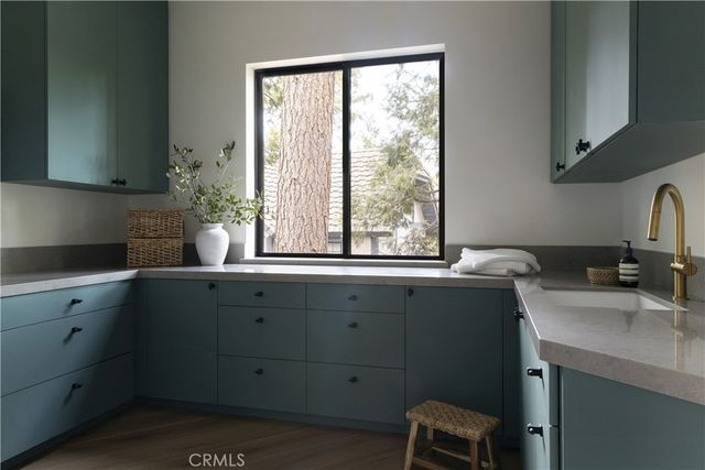 481 Bay View Court, Lake Arrowhead, CA 92352