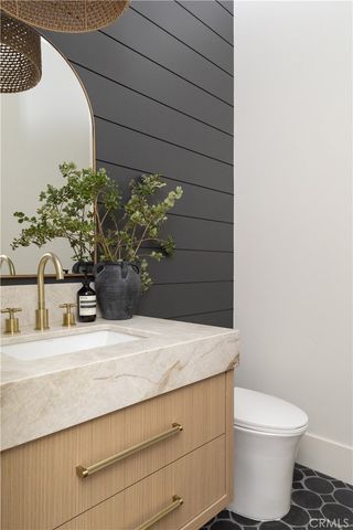 481 Bay View Court, Lake Arrowhead, CA 92352