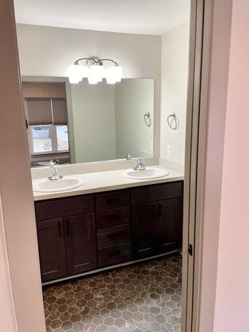 328 Maple Avenue, Holland, MI 49423