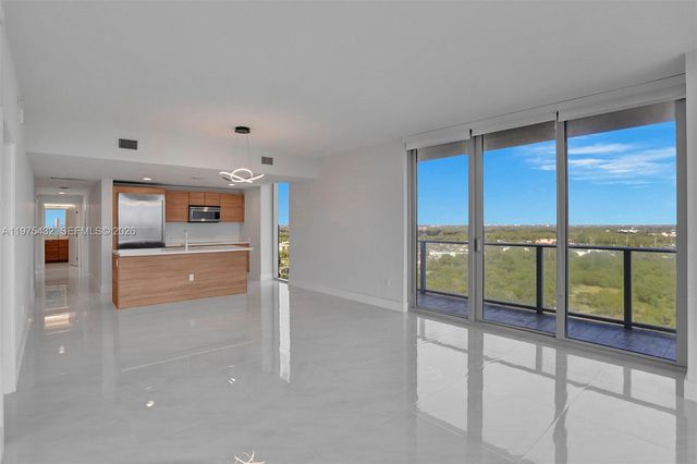 16385 SE Biscayne Blvd 1815, North Miami Beach, FL 33160