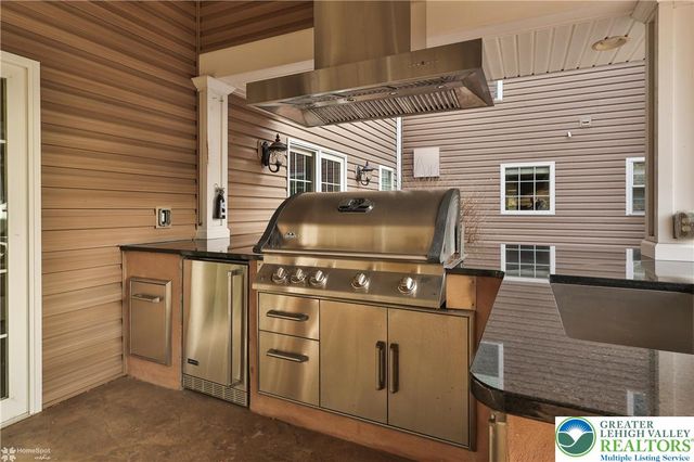 284 Walker Road, Longswamp Twp, PA 18062