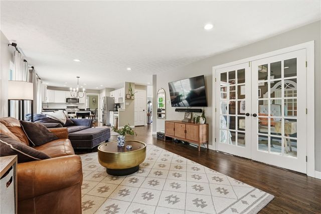254 Cliffside Dr, Adams Twp, PA 16046