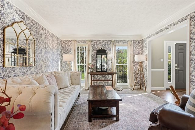 254 Cliffside Dr, Adams Twp, PA 16046