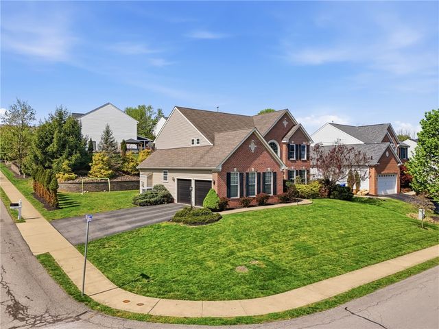 254 Cliffside Dr, Adams Twp, PA 16046