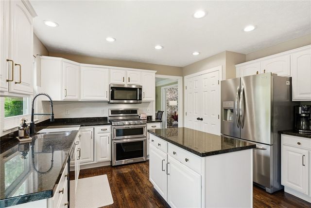 254 Cliffside Dr, Adams Twp, PA 16046