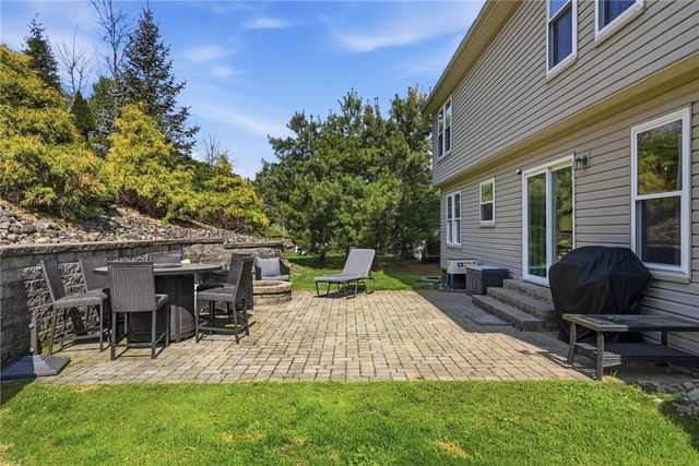254 Cliffside Dr, Adams Twp, PA 16046
