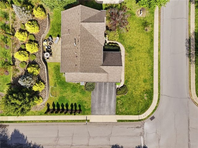 254 Cliffside Dr, Adams Twp, PA 16046