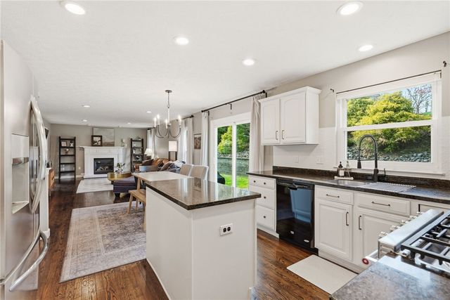 254 Cliffside Dr, Adams Twp, PA 16046