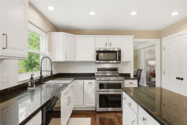 254 Cliffside Dr, Adams Twp, PA 16046