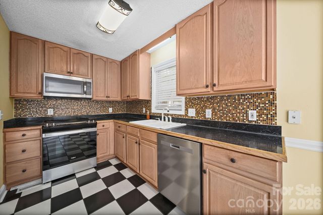 126 Fritzvon Drive, Mount Pleasant, NC 28124