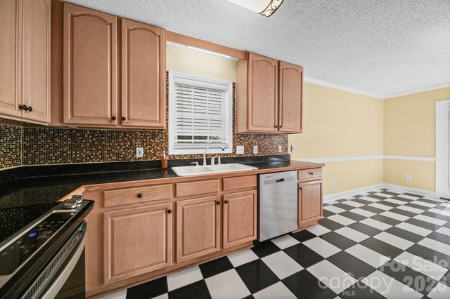 126 Fritzvon Drive, Mount Pleasant, NC 28124