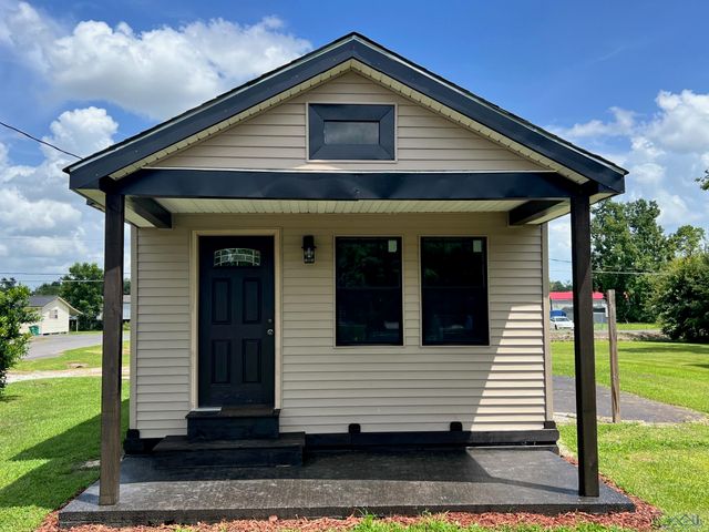 703 Saint Phillip St, Raceland, LA 70394