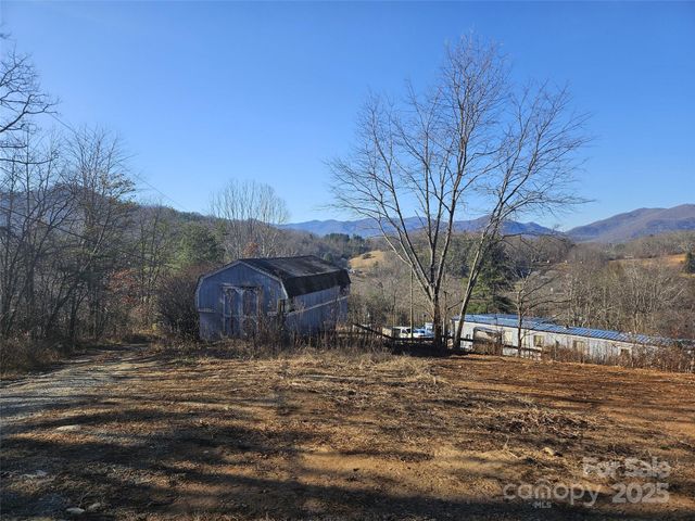 133 Windy Hill Lane, Canton, NC 28716