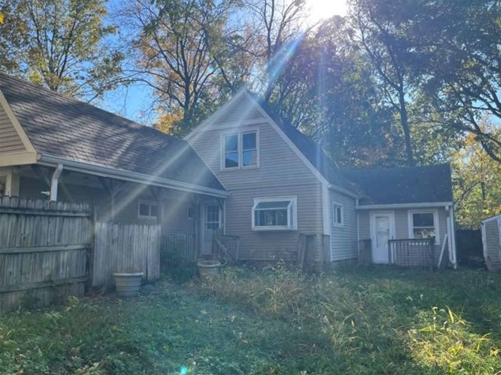 5912 Rutland Drive, Des Moines, IA 50311