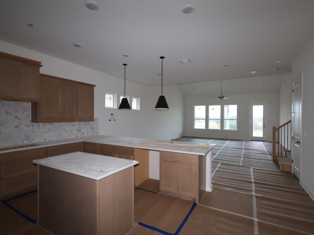 832 Purmela ST, Leander, TX 78641