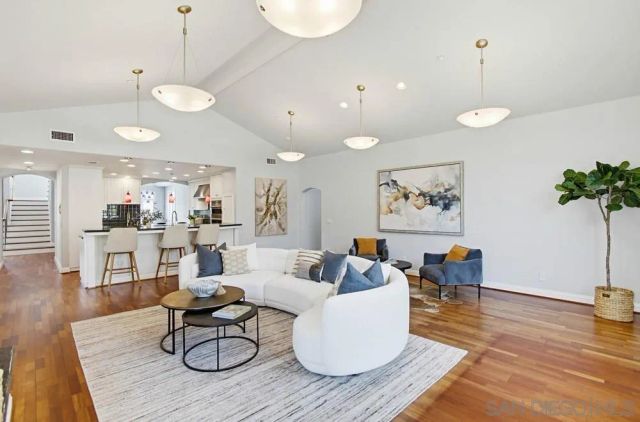 2025 Frankfort, San Diego, CA 92110