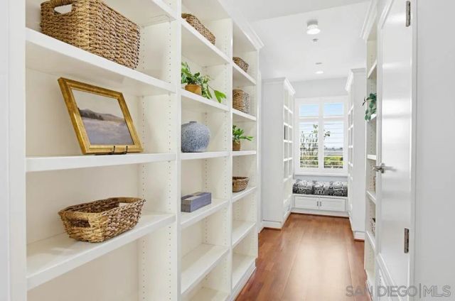2025 Frankfort, San Diego, CA 92110