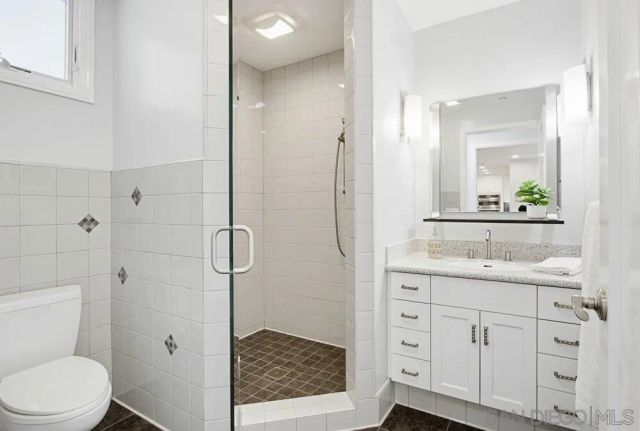 2025 Frankfort, San Diego, CA 92110