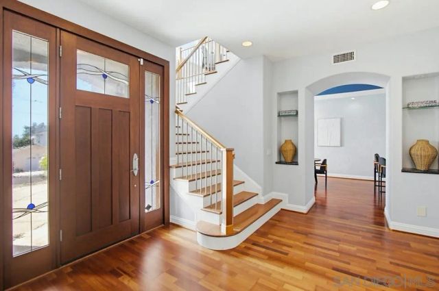 2025 Frankfort, San Diego, CA 92110