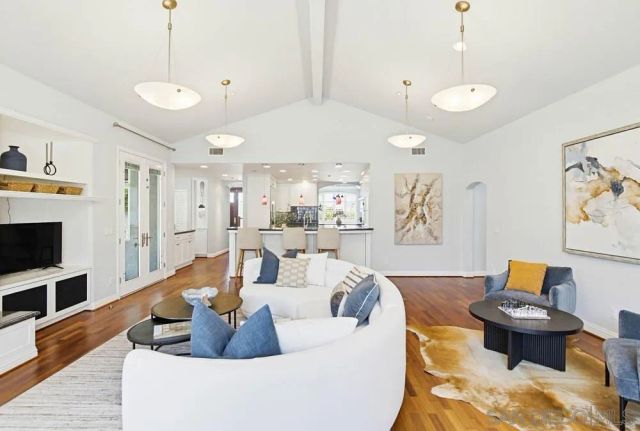 2025 Frankfort, San Diego, CA 92110