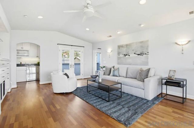 2025 Frankfort, San Diego, CA 92110