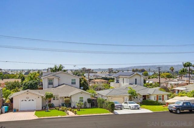2025 Frankfort, San Diego, CA 92110