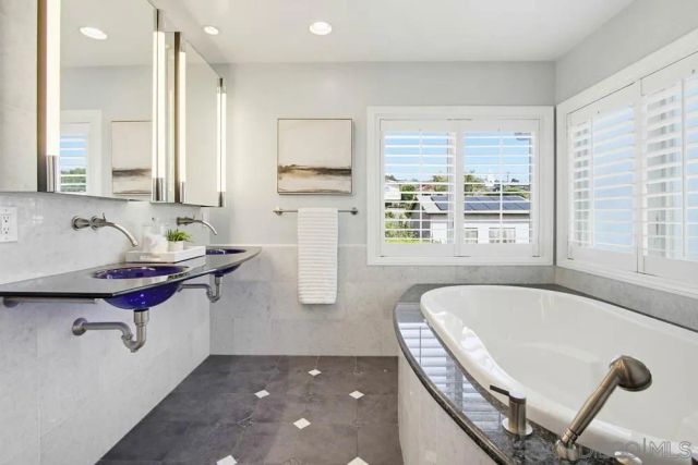 2025 Frankfort, San Diego, CA 92110