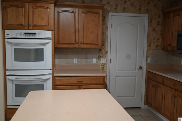 106 Treetops, Benton, KY 42025