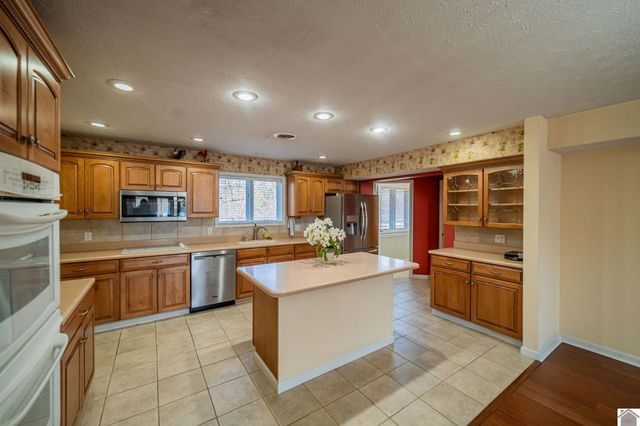 106 Treetops, Benton, KY 42025