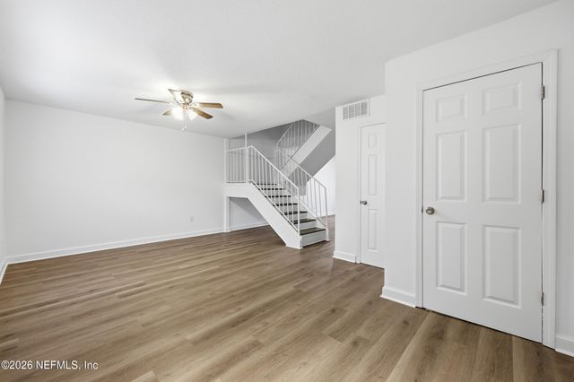 8201 SUTTON Place N, Jacksonville, FL 32217