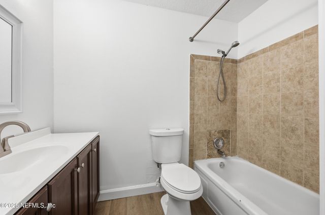 8201 SUTTON Place N, Jacksonville, FL 32217