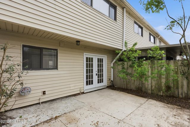 8201 SUTTON Place N, Jacksonville, FL 32217