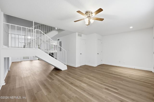 8201 SUTTON Place N, Jacksonville, FL 32217