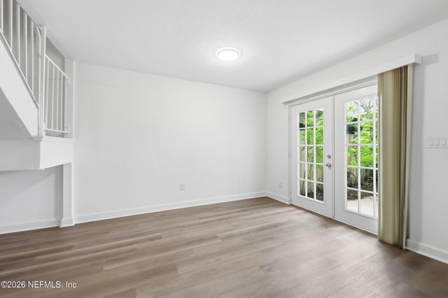 8201 SUTTON Place N, Jacksonville, FL 32217