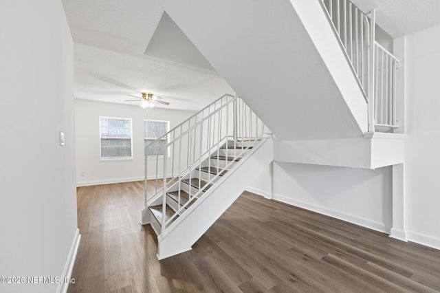 8201 SUTTON Place N, Jacksonville, FL 32217