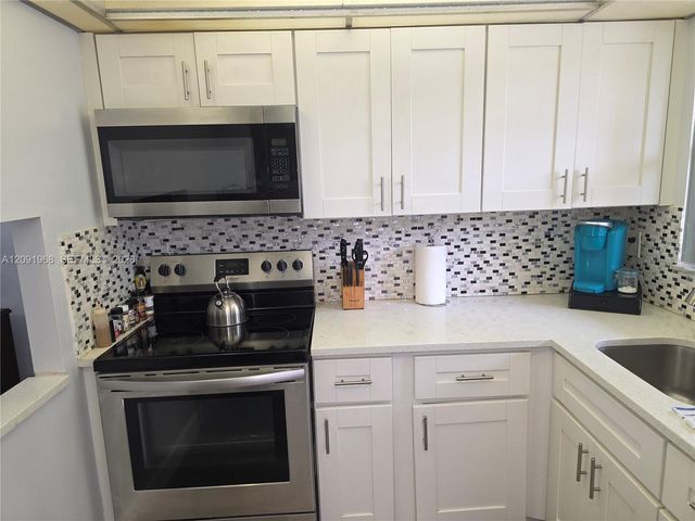 3071 E Sunrise Lakes Drive 107, Sunrise, FL 33322