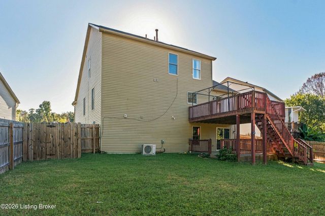 5300 Great Hunter Ct, Louisville, KY 40229