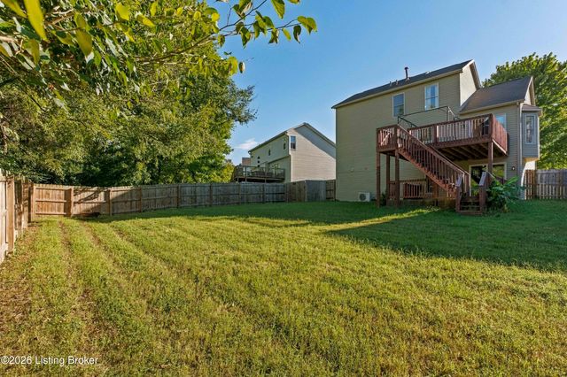 5300 Great Hunter Ct, Louisville, KY 40229