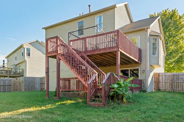 5300 Great Hunter Ct, Louisville, KY 40229