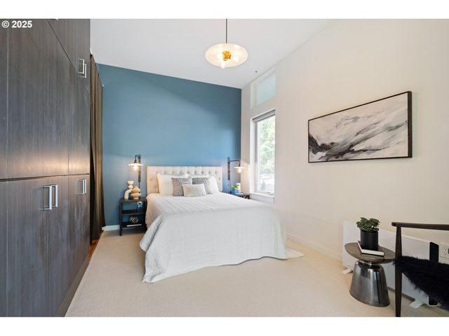 1455 N KILLINGSWORTH St 201, Portland, OR 97217