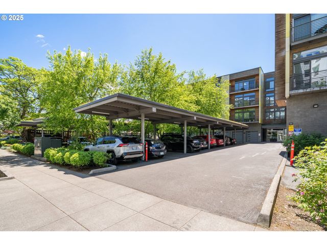 1455 N KILLINGSWORTH St 201, Portland, OR 97217