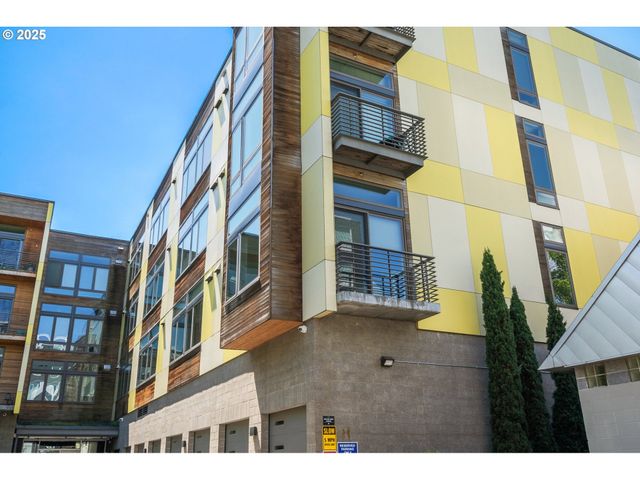 1455 N KILLINGSWORTH St 201, Portland, OR 97217