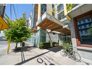 1455 N KILLINGSWORTH St 201, Portland, OR 97217