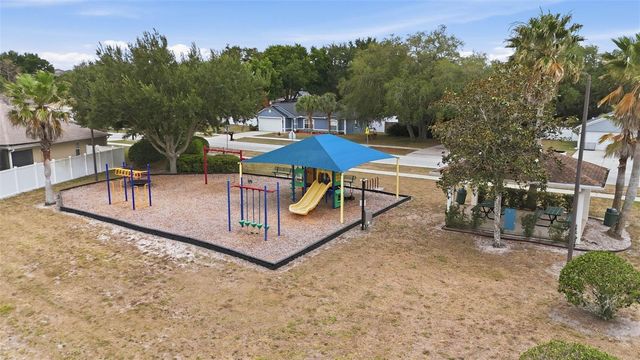 812 SHORE BREEZE WAY, Minneola, FL 34715