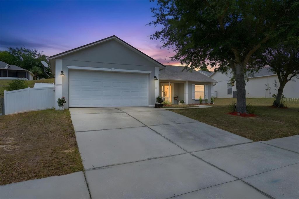 812 SHORE BREEZE WAY, Minneola, FL 34715