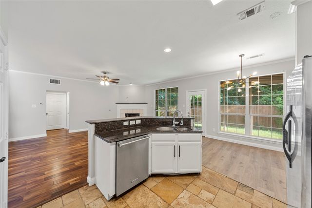4102 Crest Ridge Drive, Irving, TX 75061