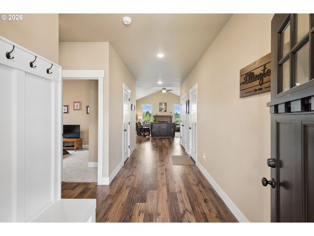 3146 Ne SAMSON Ave, Estacada, OR 97023