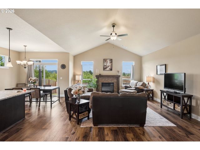 3146 Ne SAMSON Ave, Estacada, OR 97023